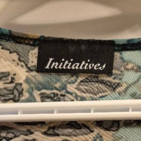 Women's top (made in Canada) - Picture 2 of 3